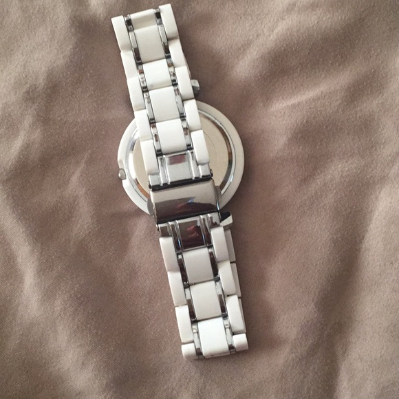 Watch - Picture 3 of 7